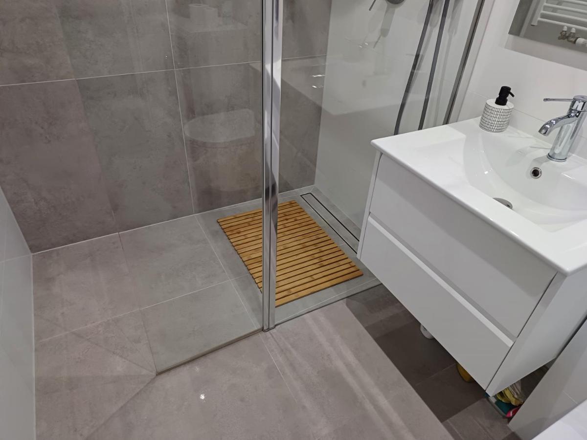 Mak Apartment Grobla - Free Parking - 3 Rooms Gdańsk Exteriör bild